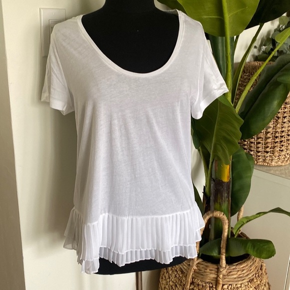 GUC Banana Republic Scoop Neck Tunic T-Shirt with Ruffles Bottom - Picture 1 of 3